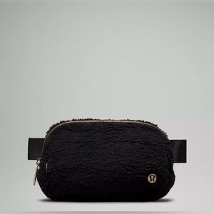 Lululemon Sherpa Belt Bag